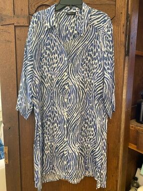 APNY Blue and White Animal Wave Button-Up Tunic Dress.  Sz large
